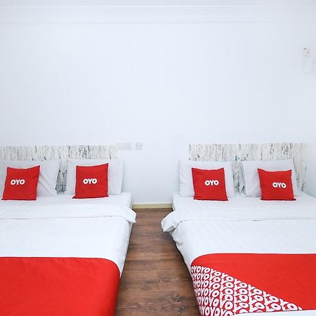 Oyo 90820 River Inn Мірі Екстер'єр фото
